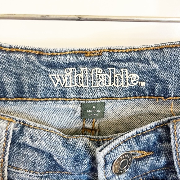 Women’s Wild Fable Distressed Jeans - Picture 6 of 9